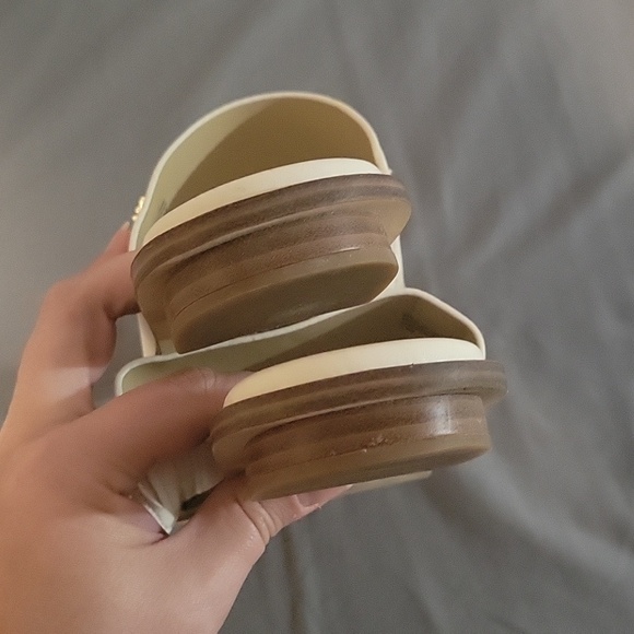 White michael kors sandals - Picture 4 of 7